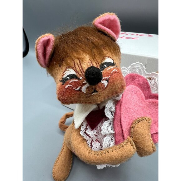Annalee Vintage Valentines Day Mouse Doll 6" w/ Box Handcrafted Pink Lace Heart - Picture 2 of 14